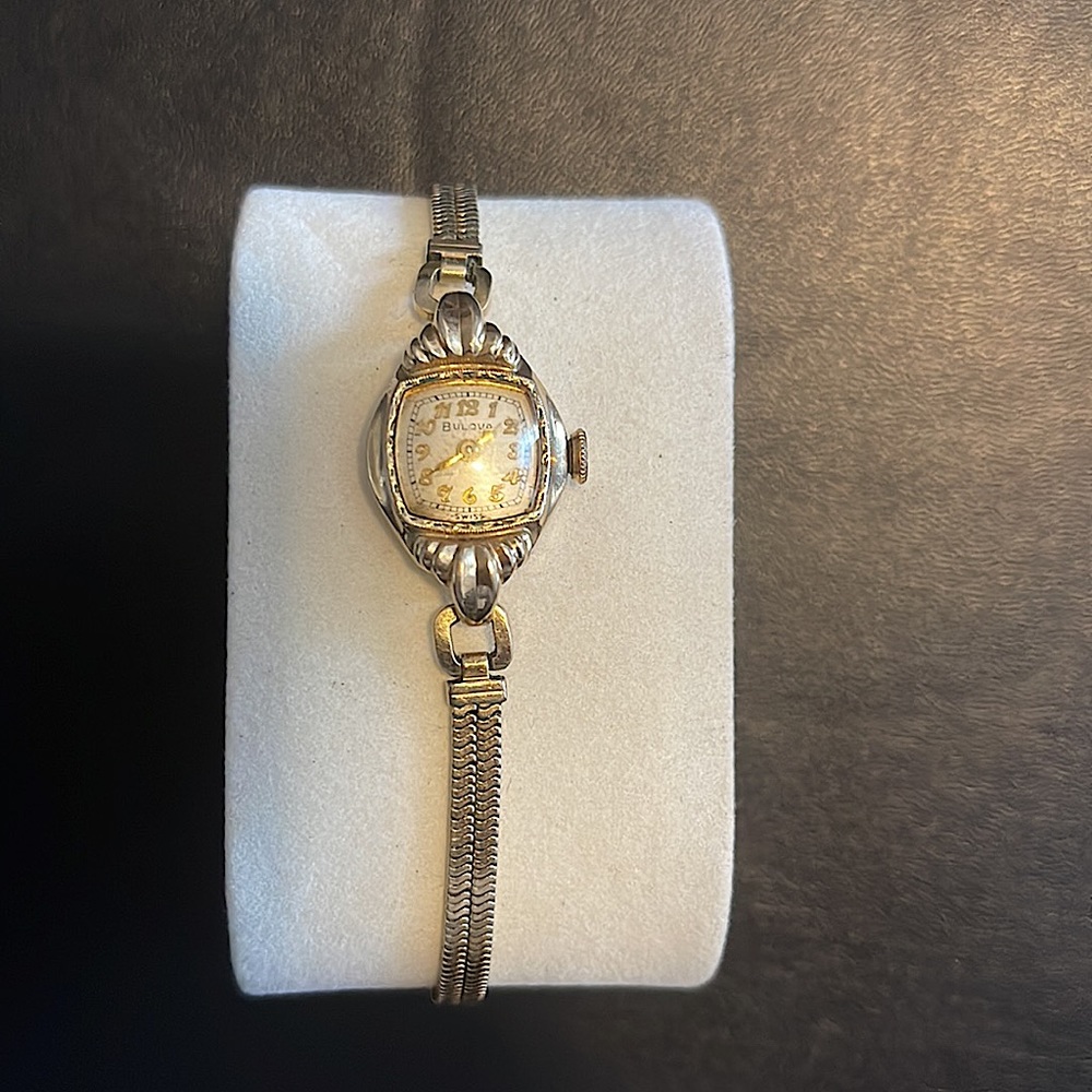 Vintage 10k RG case. 1952 Bulova watch. - Picture 10 of 17